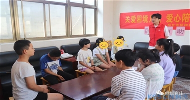 用爱心筑起困境儿童健康成长