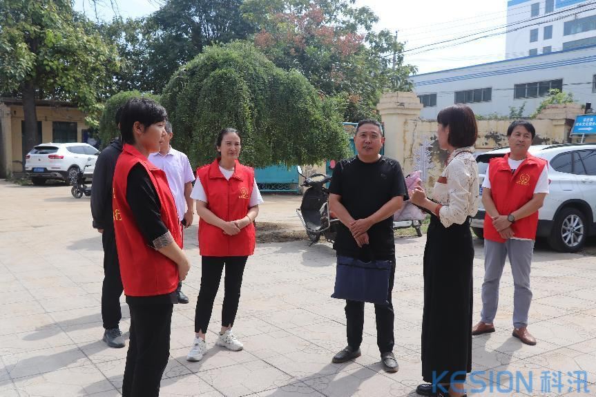 [图文]省社促会到官庄镇社会工作服务站调研 第 1 张